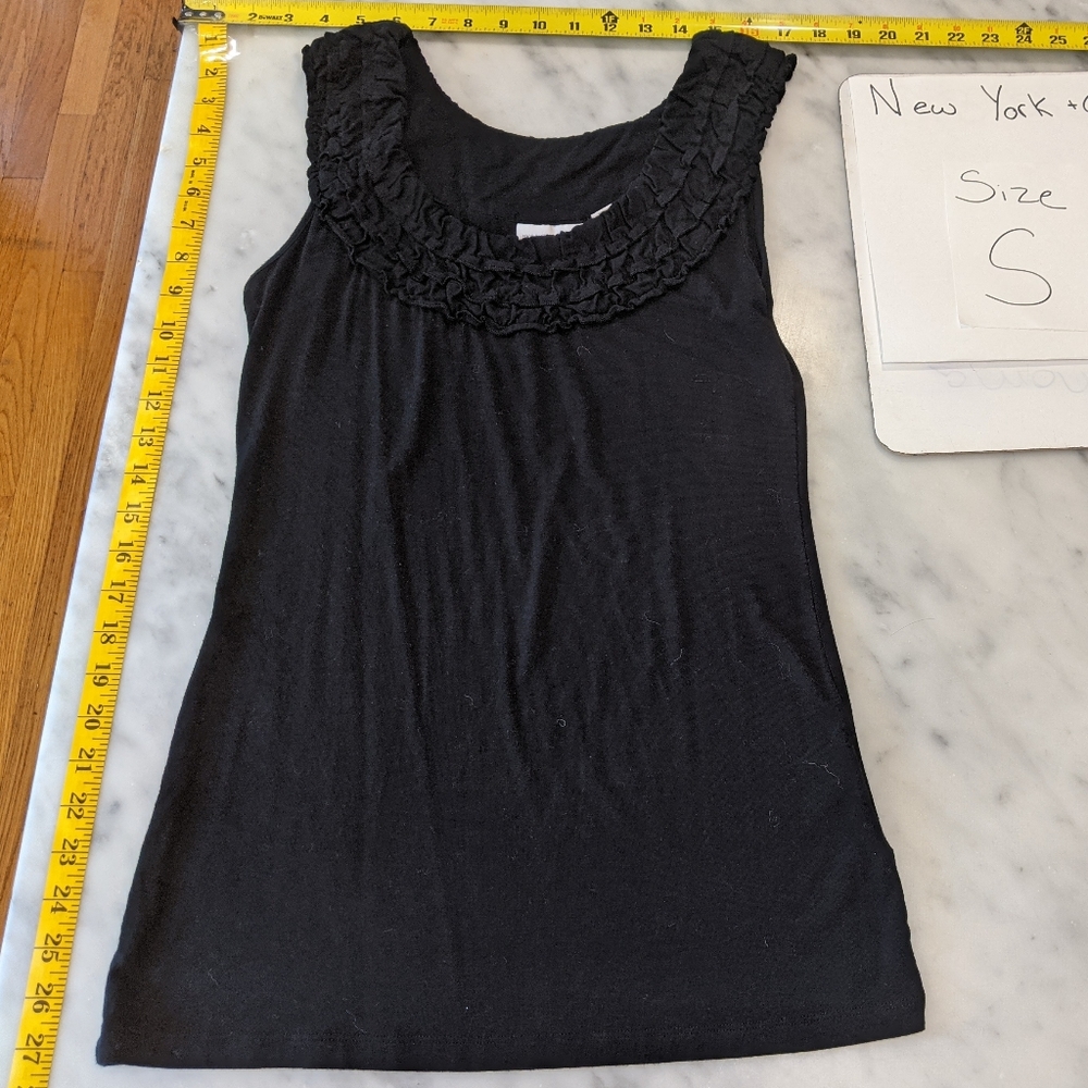 5/$25 New York & Company black sleeveless top